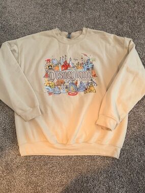 Gildan Beige Disneyland Resort Graphic Sweatshirt